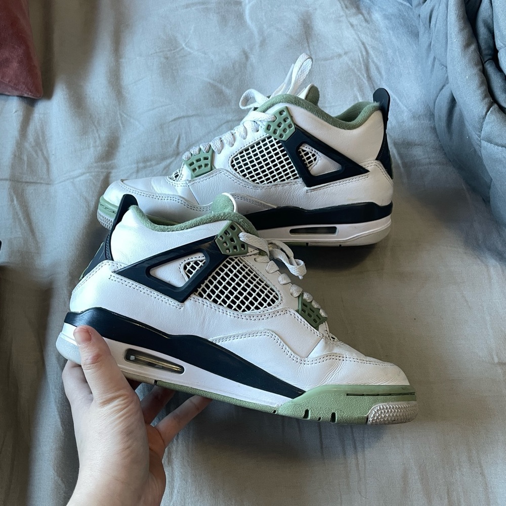 SOLD: Women’s Air Jordan 4 Retro “Seafoam” | White/Oil Green-Dark Ash | Size 8.5